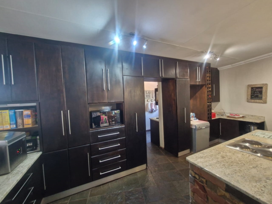 4 Bedroom Property for Sale in Kathu Northern Cape